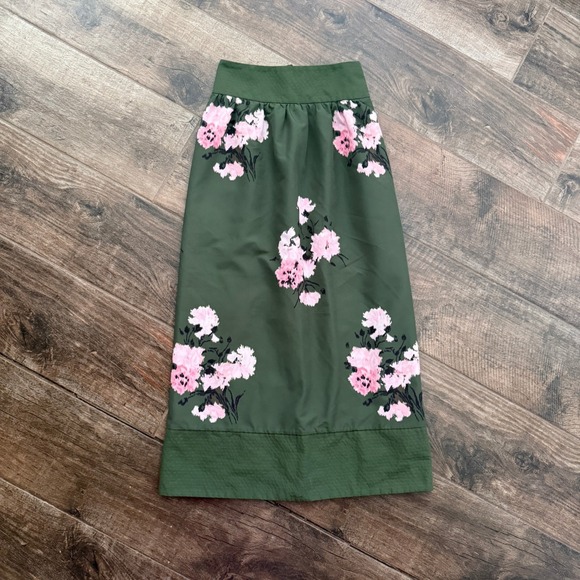 Tuckernuck Dresses & Skirts - Tuckernuck Louise Olive and Pressed Powder Floral Skirt, Green Pink, 2